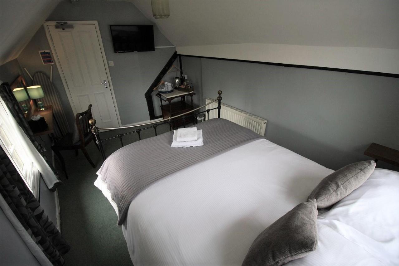 The Carpenters Arms Hotel Newbury  Room photo