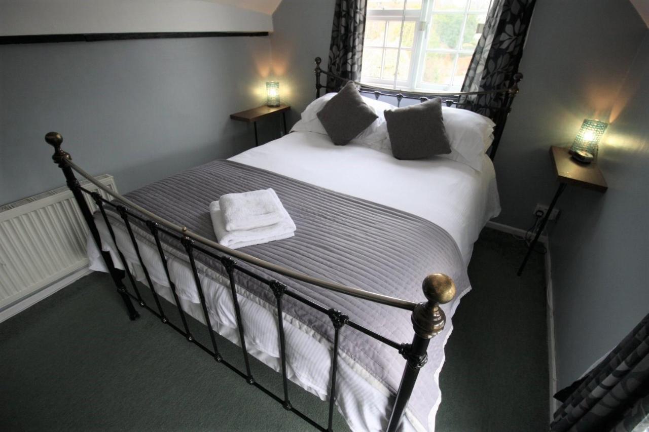 The Carpenters Arms Hotel Newbury  Room photo